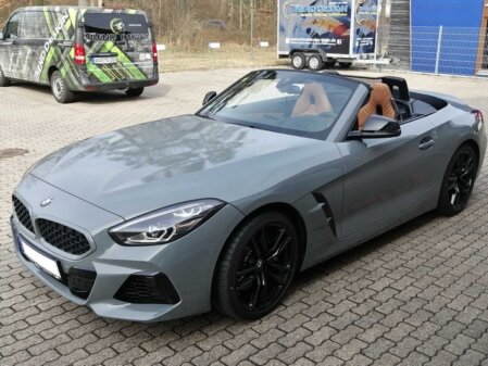 Folierung in grau glänzend