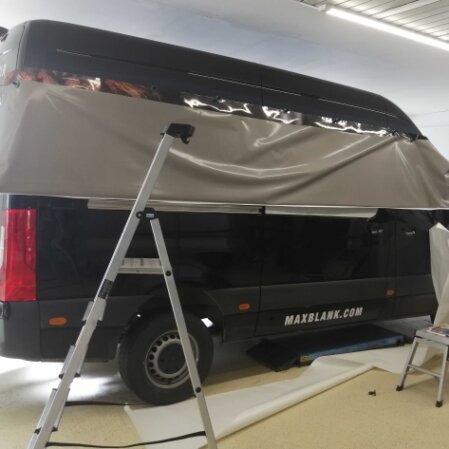 Bilder an Wand kleben